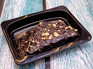 Hot Brownie With Hot Chocolate