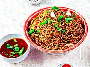 Chicken Singapuri Flat Noodles