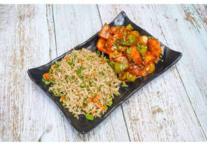Fried Rice With Chilli Paneer