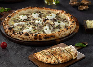 Naples - Mushroom With Truffle Oil Pizza(4 Slice) + Mini Garlic Bread