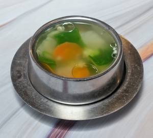 Veg clear soup
