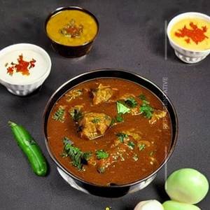 Veg Dhua Dhar Mutton Chaap Gravy