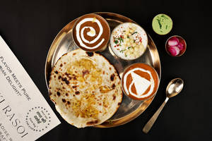 Aloo Choor Choor Naan Thali