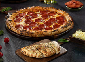 Naples - Pepperoni(pork) Pizza(4 Slice) + Mini Garlic Bread