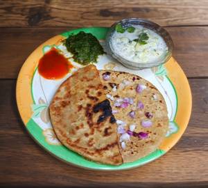 Aloo pyaaz paratha [2 psc]