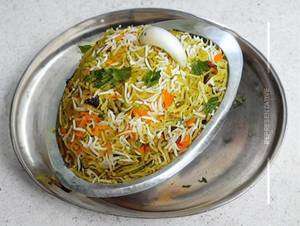 Veg Hyderabadi Biryani (Green Masala)