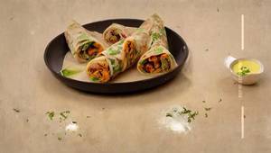 Veg Achari Roll