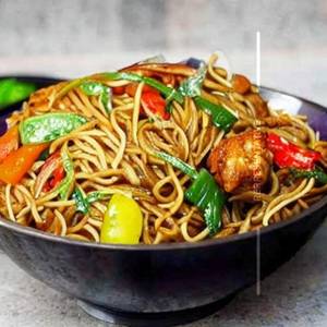 Pan Fried Noodles Chicken