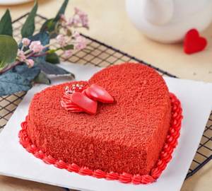 Valentine Special Red Velvet Cake 400gm (with Egg)