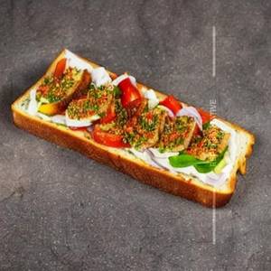 Hummus toast