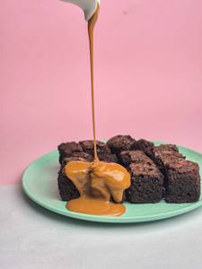 Heavenly Brownie Bites with Biscoff Sauce