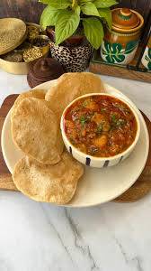 Chhagani's Special Sattu Poori With Aloo Sabzi 5 Pcs