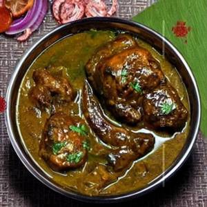 Peshawari Murgh In Greenish Gravy