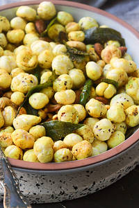 Desi Ghee Roasted Peanut And Makhana(vrat Special)