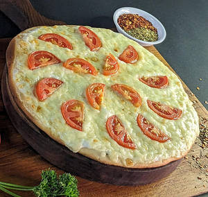 Cheese & Tomato Pizza