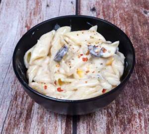 White sauce pasta