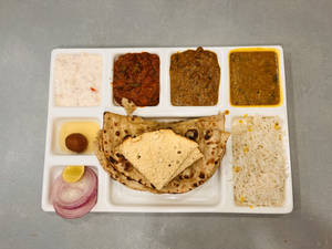 Veg Deluxe Thali