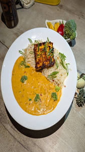 Peri Peri Paneer Rice With Gravy