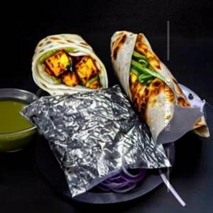 Paneer Achari Roll