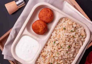 Sabudana Khichdi Curd Meal With Aloo Tikki