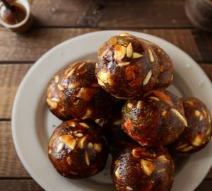 Dates laddu