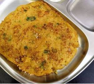 Uttapam 2 pices