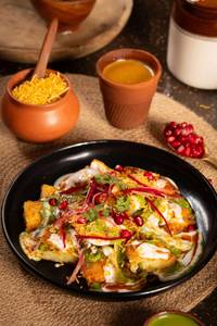 Desi ghee Aloo Tikki Chaat (1Pc)