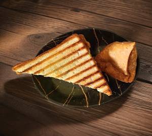 Samosa Cruch Sandwich