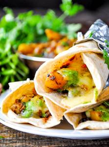 Achari paneer tikka roll