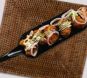 Peri peri momos [chicken]