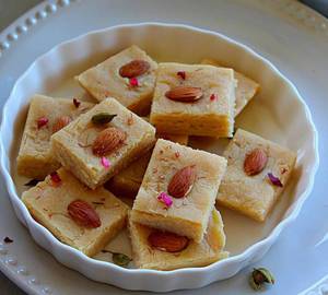 Badam Burfi (1 Kg)