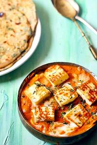 Paneer Masala With Lachha Paratha (2 Pieces)