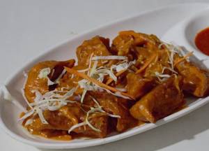 Chicken manchurian momos