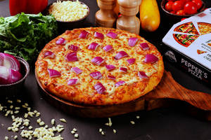 Cheese and onion pizza