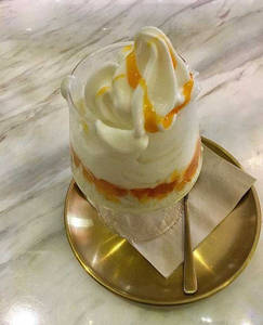 Vanilla Ice Cream With Mango Crush 150ml