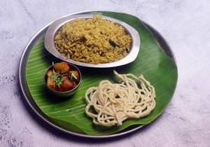 Puliyodharai Rice(served With Crispy Appalam or  Vathal) ( 400 Mi  Approx )