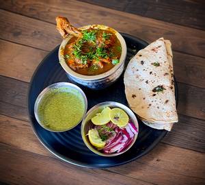 Chiken curry + roti 2 [2 pieces]