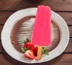 Strawberry malai kulfi
