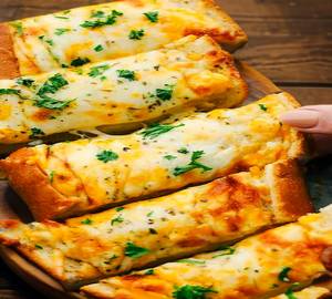 Cheese garlic bread