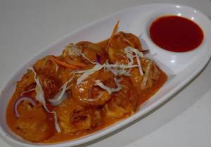 Paneer afghani gravy momos           