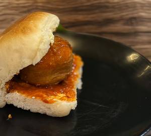 Butter Achari Vada Pav