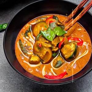 Veg Red Curry With Steam Rice