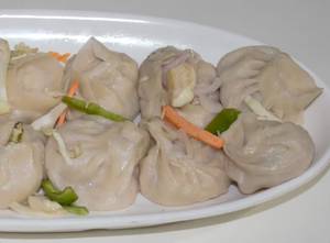Paneer steamed momos