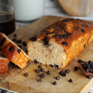 Vanilla ChocoChip Dry Cake