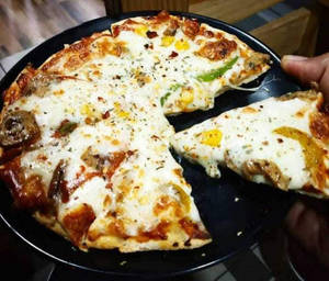 Loaded Cheese Pizza [Medium 6 slice ]