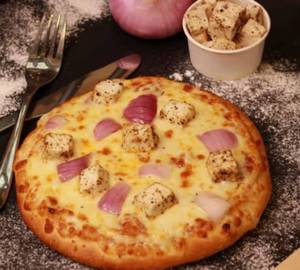 Onion Paneer Pizza