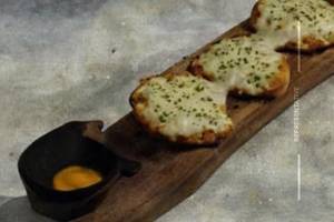 Cheesy Garlic Bread
