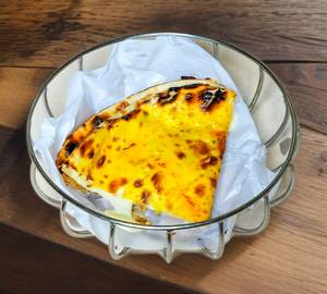 Zafrani Cheese Kulcha