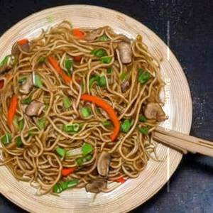 Veg Mushroom Hakka Noodles