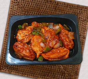 Paneer chilly garlic momo